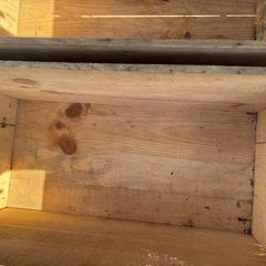 りんごの木箱３つの画像