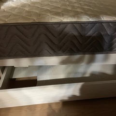 ベッド　クイーンサイズの画像