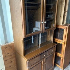 食器棚の画像