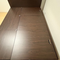 ダブルベッド フレーム 
大容量収納付き の画像