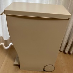 ゴミ箱の画像