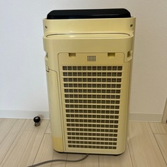 シャープ　加湿空気清浄機　kC-E50-Wの画像