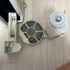 シャープ　加湿空気清浄機　kC-E50-Wの画像