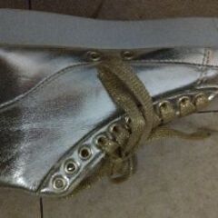 CO＆LU金色ハイカットスニーカーの画像