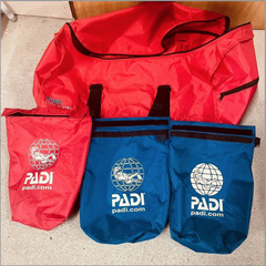 【❗️✨現状品✨❗️】SPLENDIDO スプレンディド レディース ドライスーツ EUサイズ 赤×黒 PADIバッグ付　✨の画像