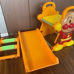 あんぱんまんのすべり台の画像