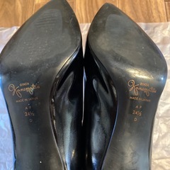 銀座かねまつ　ブラックパンプスの画像