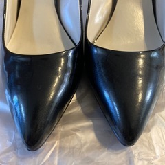 銀座かねまつ　ブラックパンプスの画像