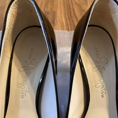 銀座かねまつ　ブラックパンプスの画像