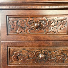 木彫りの
木製家具の画像