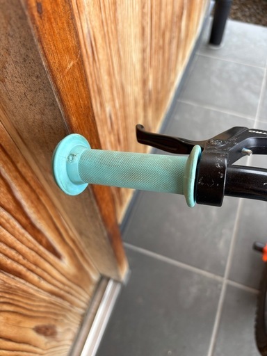 ヨツバサイクル　16サイズ　子供自転車