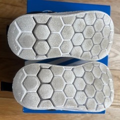adidas スニーカー　13cmの画像
