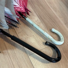 可愛い柄の雨傘2本の画像