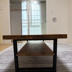 ダイニングテーブルの画像