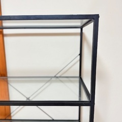 値下げしましたガラス棚横80cm 高さ120cm 奥行き36cmの画像