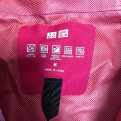 ユニクロ　レディース　ブロックテックパーカ　 Mの画像