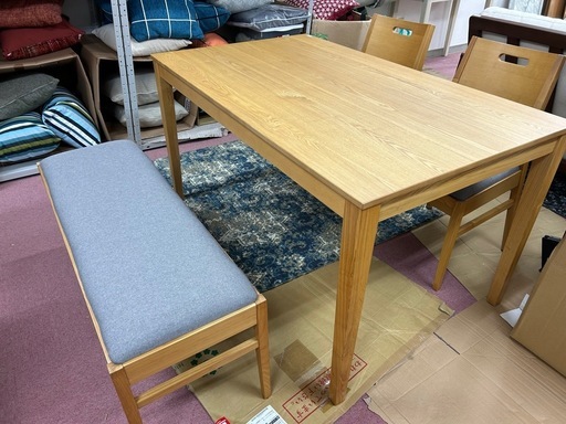 片側ベンチのダイニングセット