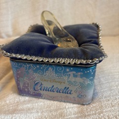 シンデレラ ガラスの靴の紅茶缶の画像