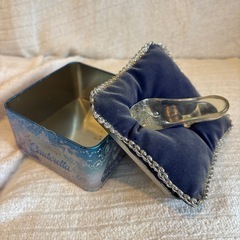 シンデレラ ガラスの靴の紅茶缶の画像