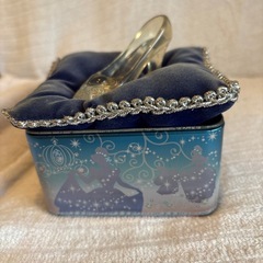 シンデレラ ガラスの靴の紅茶缶の画像