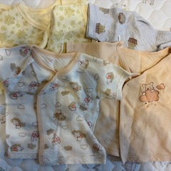 大量のベビー服女の子　写真3枚 の画像