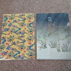 文具（中古や未使用のクリアファイルや未使用のフリクションペンなど）の画像