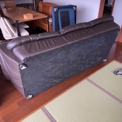 【受渡予定者けってい決定】革製ソファーの画像