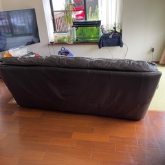 【受渡予定者けってい決定】革製ソファーの画像