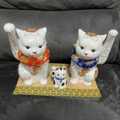 招き猫　置物の画像