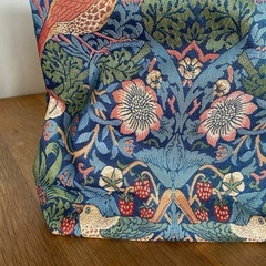 新品　いちご泥棒　トートバッグ　ウィリアムモリス　セレクトショップの画像