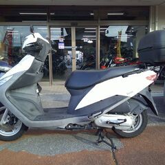 NO.5542　アドレス１２５　４サイクルエンジン　FⅠ車　リヤボックス付き　ホワイト　☆彡の画像