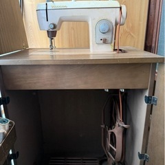 昭和レトロ　足踏みミシンお譲り致します。
の画像