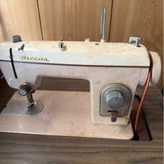 昭和レトロ　足踏みミシンお譲り致します。
の画像