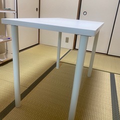 白テーブル　勉強机　パソコンデスクの画像