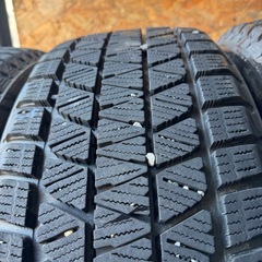 バリ山　BRIDGESTONE ブリヂストン　ブリジストン　　DM-V3 235/55R18 スタッドレス　タイヤ　2019年製　18インチの画像