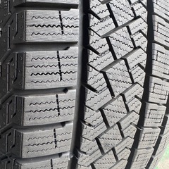 215/60 R17サイズ　スタッドレスタイヤ4本セット　アルファード、エスティマの画像