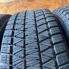 バリ山　BRIDGESTONE ブリヂストン　ブリジストン　DM-V3 225/65R17 スタッドレス　タイヤ　2021年製　17インチの画像