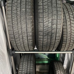 BRIDGESTONE(ブリヂストン)スタッドレスタイヤ4本セットの画像