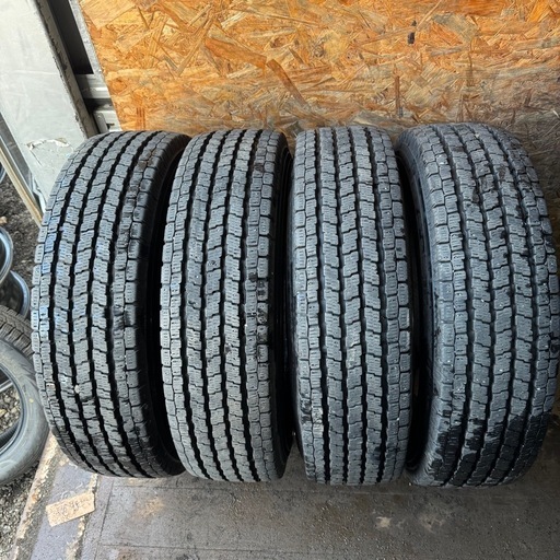 バリ山　YOKOHAMA ヨコハマ　IG91 195/80R15 107/105L LT スタッドレス　タイヤ　2019年製　15インチ