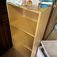 家具、家電、収納ケースなどの画像