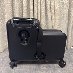 キッズトラベル　子どもが乗れるキャリーケースの画像
