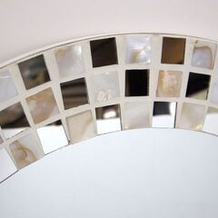 新札幌 Francfranc フランフラン シェルモザイク ウォールミラー 40cm ホワイト系 鏡 壁掛け 円形  / No.3711の画像