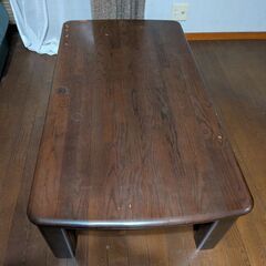 リビング用テーブル、無料でお譲り致します。の画像