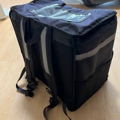 Uber eatsなどの配達バック。の画像