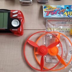 200円で。子供のおもちゃ色々です。の画像