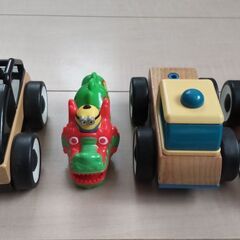 200円で。子供のおもちゃ色々です。の画像