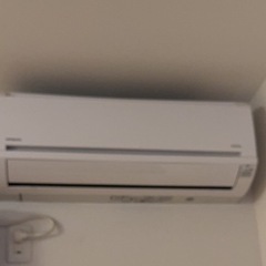 商談中 HITACHI 白熊くん エアコン  14畳。．の画像