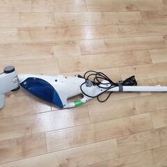 コード式クリーナーと充電式コードレス掃除機のセットの画像