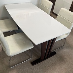 ニトリ　ダイニングテーブルセットの画像