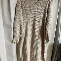 【ジーナシスJEANASIS】ニットワンピース　Vネックの画像